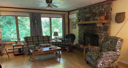 Paradise in Pine Creek - Amazing 3BR Cabin in the Heart of the Pine Creek Valley