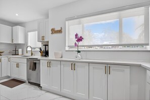 House, Multiple Beds, Pool Access, Pool View (Tropical Oasis) | Private kitchen - Tropical Oasis w/ Private Pool (Fort Lauderdale)