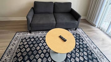 Condo, 1 phòng ngủ, phù hợp cho người khuyết tật | Phòng khách