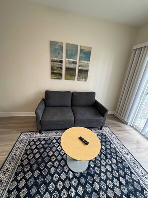 Condo, 1 quarto, acessível | Sala de estar