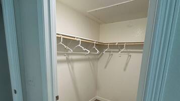 Condo, 1 Bedroom, Accessible | Interior