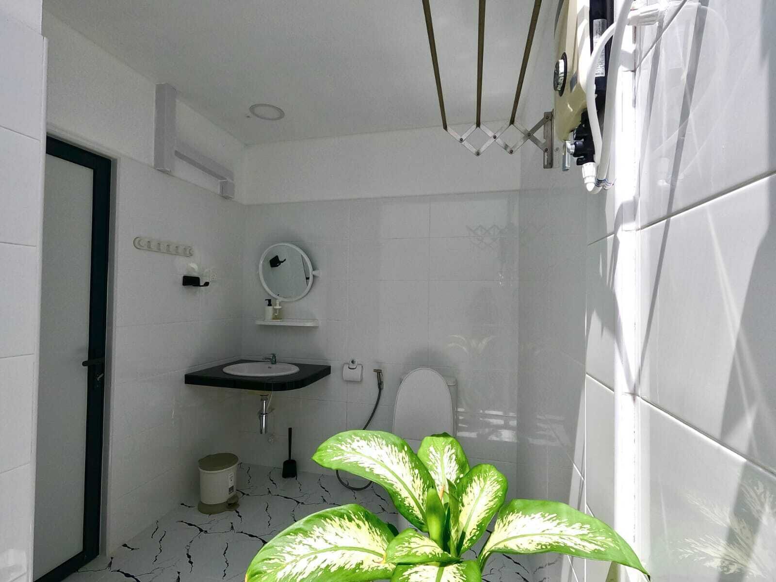 Deluxe Double Room, Balcony, Courtyard View | Bathroom