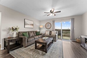 Living area - Have it All! Pool Access (Branson)