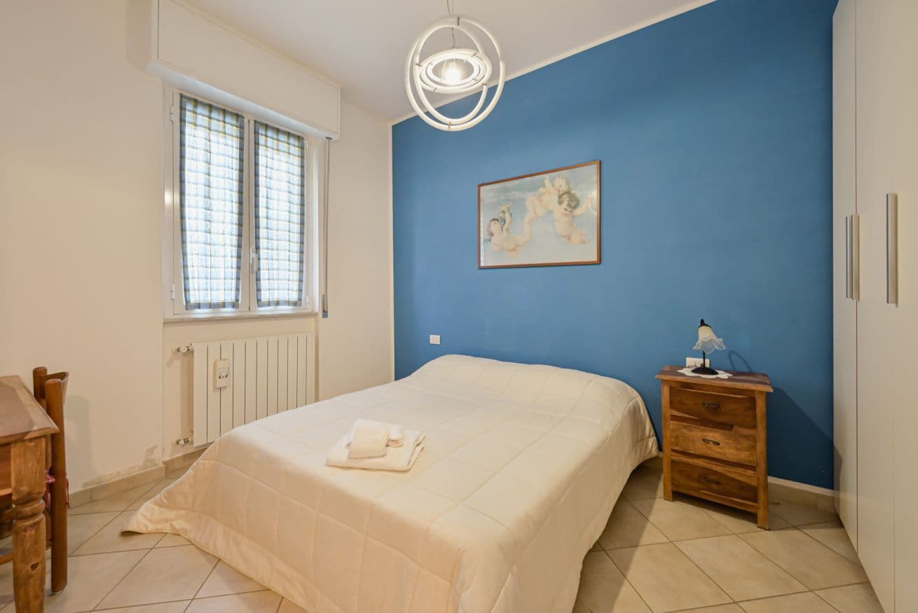 2 bedrooms, iron/ironing board