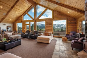 Living area - LUXE Castle Glen, ski slope views, spa, game room, 4 decks (Big Bear Lake)