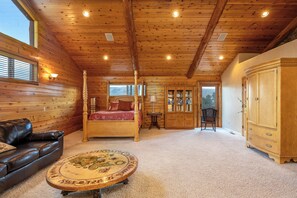 Room - LUXE Castle Glen, ski slope views, spa, game room, 4 decks (Big Bear Lake)