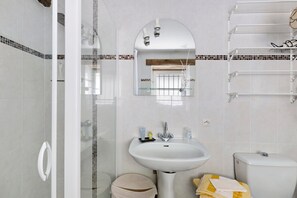 Douche, sèche-cheveux