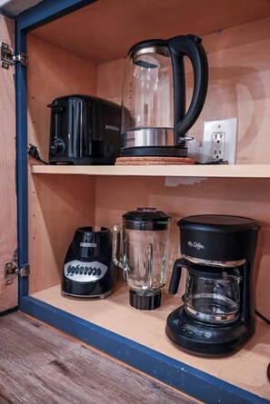 Kaffe og/eller kaffemaskine