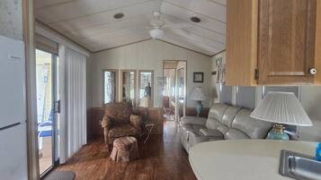 House | Living area | Flat-screen TV