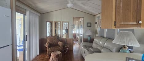 House | Living area | Flat-screen TV