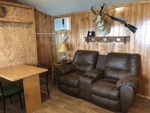 Studio | Living area - Woody's RV Resort (Sebring)