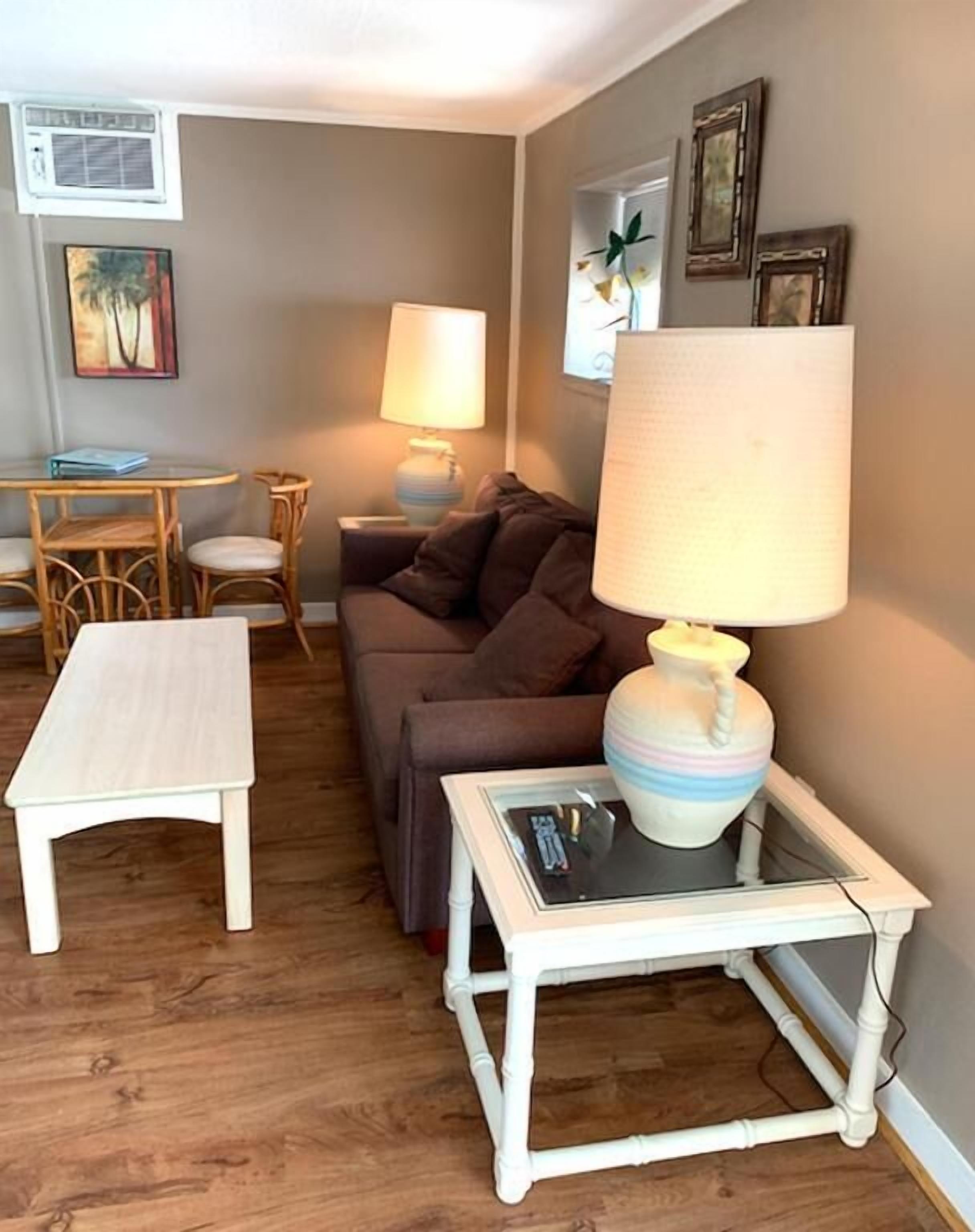 Deluxe Studio, Patio | Living area