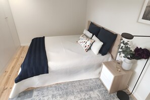 3 chambres, fer et planche à repasser, Wi-Fi, draps fournis