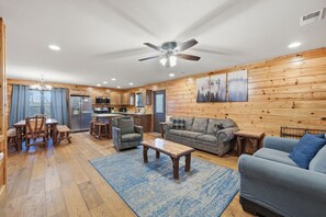 TV, fireplace, video games, DVD player - Memory Maker Lodge:Hot Tub, Multicade, Grill, MORE (Gatlinburg)