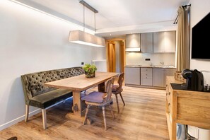Dining - Apartment 'Chalet Sonne Superior' with Mountain View, Shared Garden and Wi-Fi (Teola)