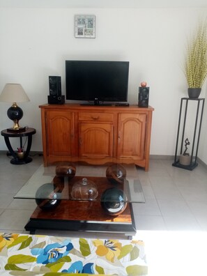 Interior - Apartment 'L'Enclos' with Mountain View, Private Terrace and Shared Garden (Saint-Étienne-Vallée-Française)