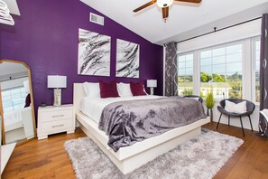 5 bedrooms, iron/ironing board, WiFi, bed sheets - Group Getaway with Hot Tub, Fire Pit & 3 King Beds Near LEGOLAND (Vista)