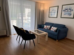 TV - Chesa Quadrella by Interhome (Pontresina)