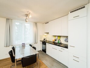 Fridge, microwave, oven, dishwasher - Chesa Quadrella by Interhome (Pontresina)