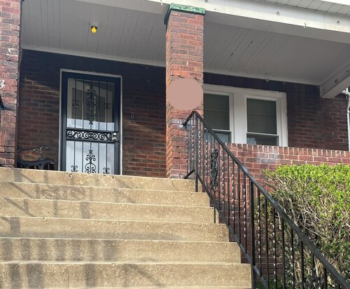 3-bedroom house close to Oakland and Downtown, 1/2 block from PRT Bus Line