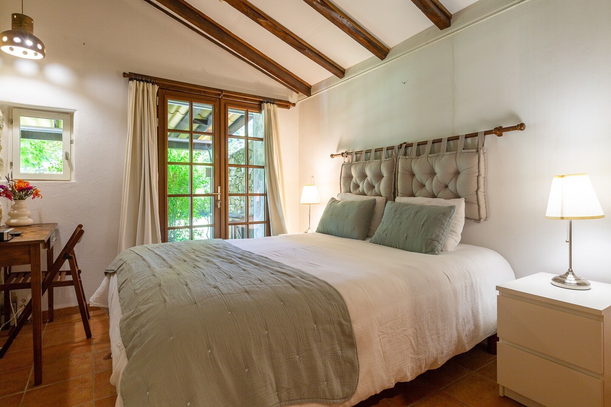 2 dormitorios, tabla de planchar con plancha, wifi y ropa de cama