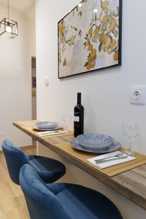 Dining - Thea Luxury Rooms Apartment in the Center with Private Terrace, Wi-Fi & Air Conditioning (Athina)