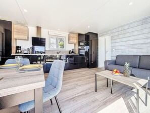 Kitchen / Dining Room - Le Chalet du Rohu by Interhome (Quiberon)