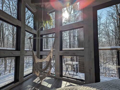 Cabin Diamond – Cozy Tiny Forest Retreat