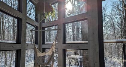 Cabin Diamond – Cozy Tiny Forest Retreat