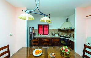 Micro-ondes, four, lave-vaisselle