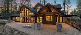Caldera Clubhouse - Award winning, custom, family-friendly Sunriver retreat