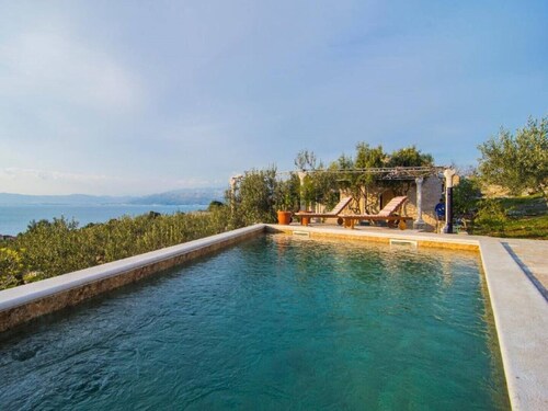 Mediterranean Villa With Pool
