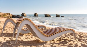 Beach - Family Getaway at 5-Star Campsite – Beach, Playgrounds & Relaxation Steps Away (Saint-Jean-de-Monts)