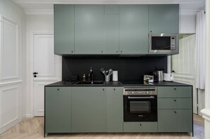 Fridge, microwave, oven, stovetop - Attractive apartment 1BDR/4PAX in the city center (Paris)