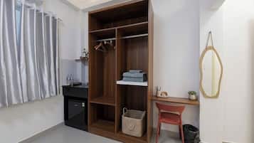 Standard Studio, Smoking, Private Bathroom | Interior