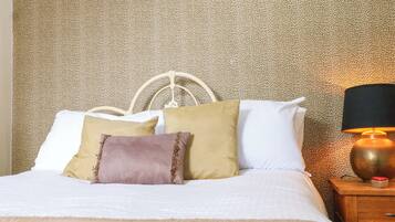 5 bedrooms, individually decorated, individually furnished
