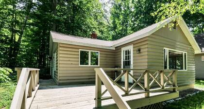 Have Lazy Days at Lazy Bear Landing on Glen Lake