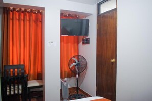 Habitación individual clásica, vista a la ciudad | Wifi gratis 