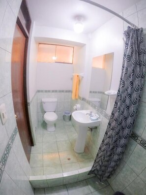 Bathroom - Machu Picchu Land (Aguas Calientes)