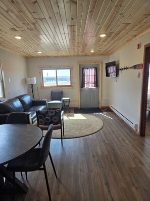 Living area - Sunset Haven on Clearwater Lake  (South Haven)