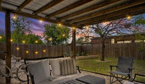 Terrace/patio - E Austin Local - Cool Craftsman Steps to Coffee + Music, Easy Drive to Downtown! (Austin)