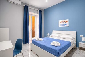 1 bedroom, WiFi, bed sheets - Suite Neve Al Sole | Napoli Centro | 4 Pax Metro (Naples)