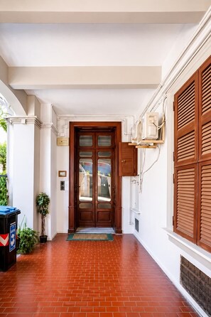 Interior - Suite Neve Al Sole | Napoli Centro | 4 Pax Metro (Naples)