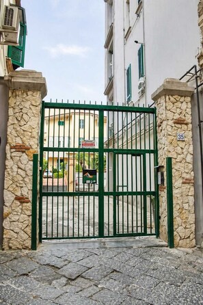 Property grounds - Chic Room Napoli Centro | 2 Pax Near Metro (Naples)