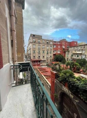 Property grounds - Neve Al Sole Suites Napoli Centro: Double Room (Naples)