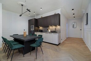 Dining - Gorgeous apartment 3BDR/8PAX next Champs Elysees (Paris)