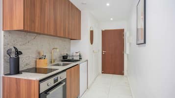 House | Private kitchen | Fridge, oven, stovetop, coffee/tea maker