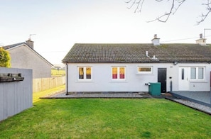 Exterior - Two bedroom Bungalow with private garden (Keith)