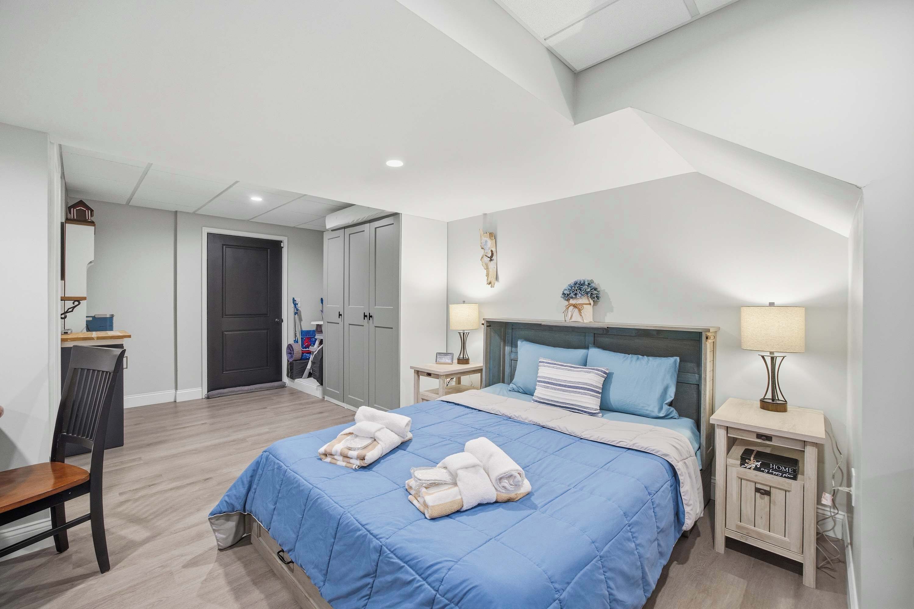 4 bedrooms, iron/ironing board, travel cot, WiFi