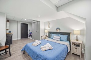 4 habitaciones, tabla de planchar con plancha, cuna de viaje y wifi 